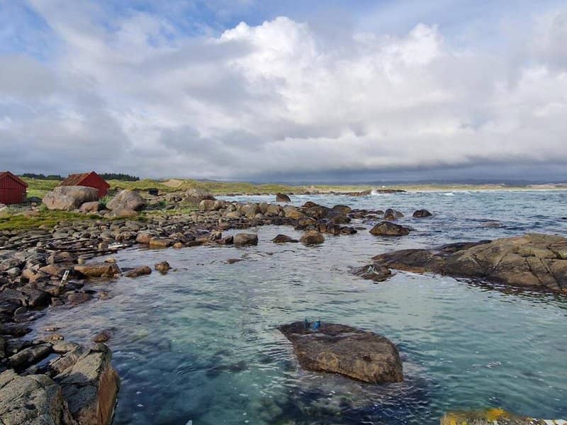 3000-kilometre-road-trip-with-map-compass-and-fridge-featured