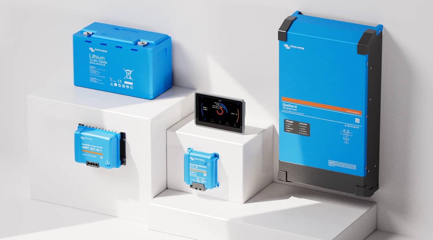 Sistema Victron con batteria al litio, inverter/caricabatterie, MPPT e display GX Touch