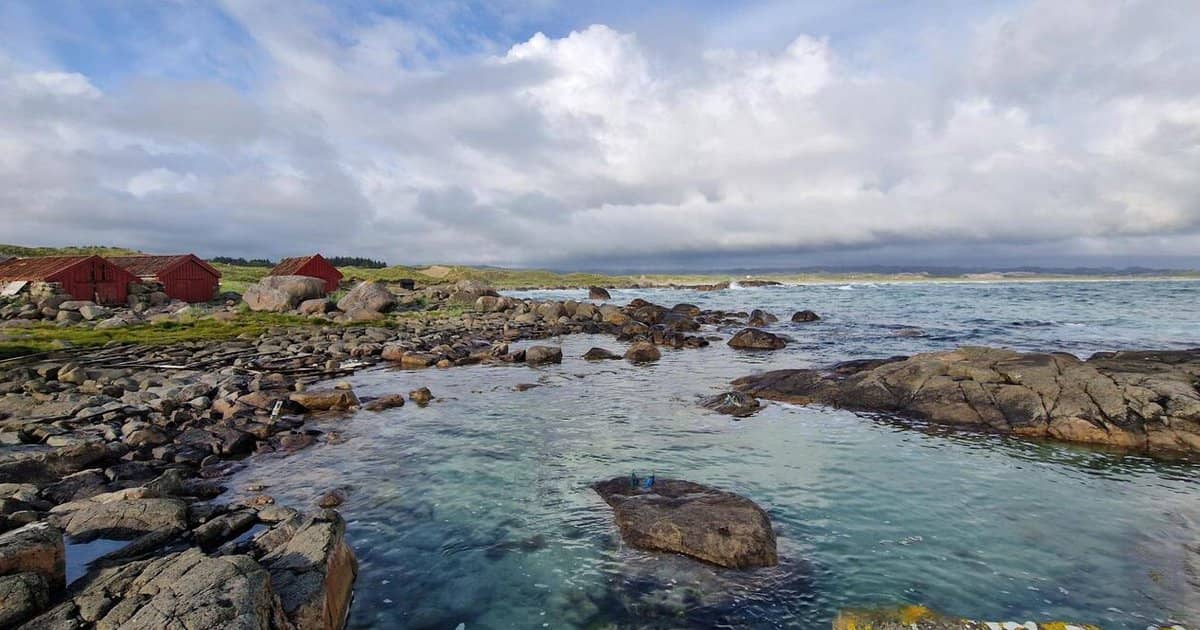 3000 kilometre road trip with map, compass and fridge